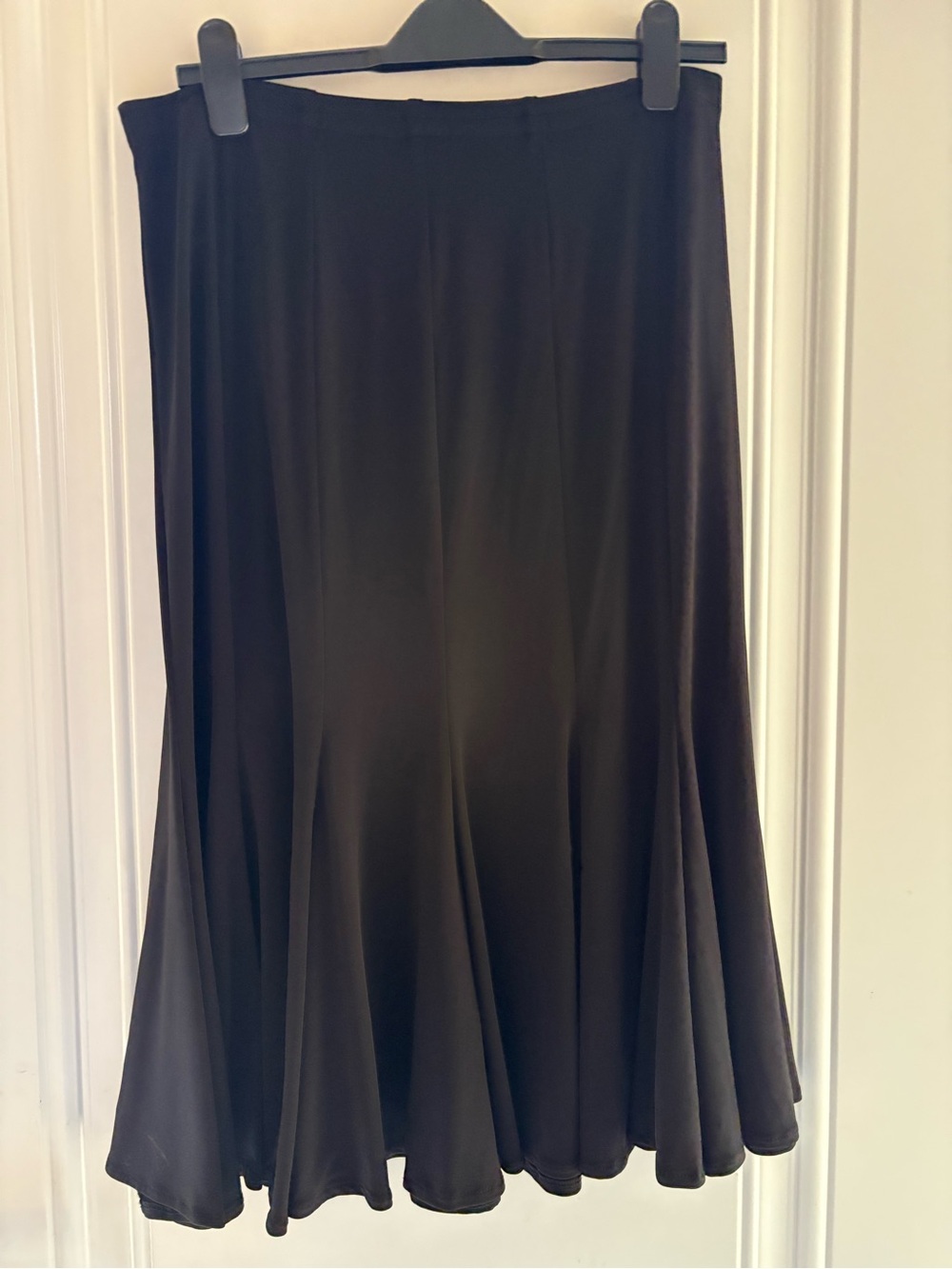 Mode de Vie Women's Black Flared Midi skirt in Size 12